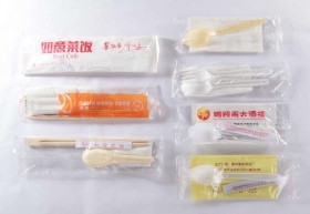 使用一次性餐具盒时该选择哪种材质？