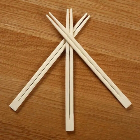 简单辨别什么样的一次性筷子不能用